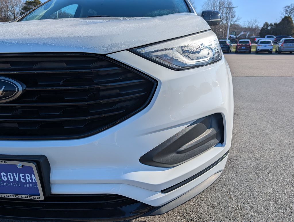 2022 Ford Edge SE - Photo 11