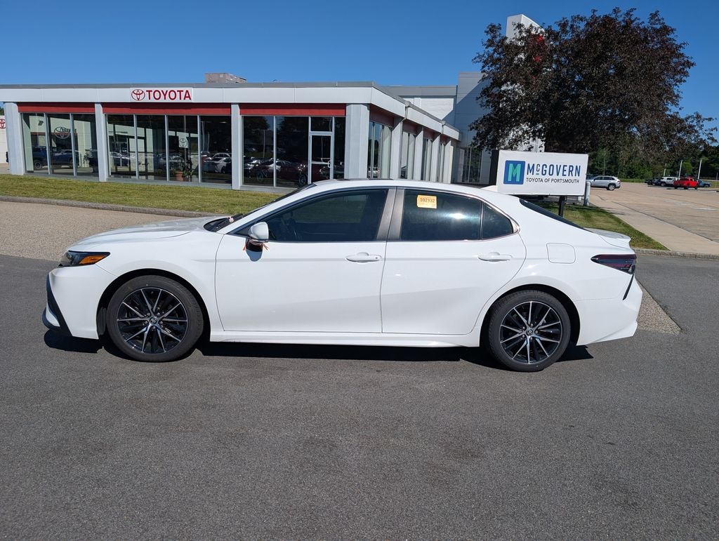 Used 2024 Toyota Camry SE Sedan
