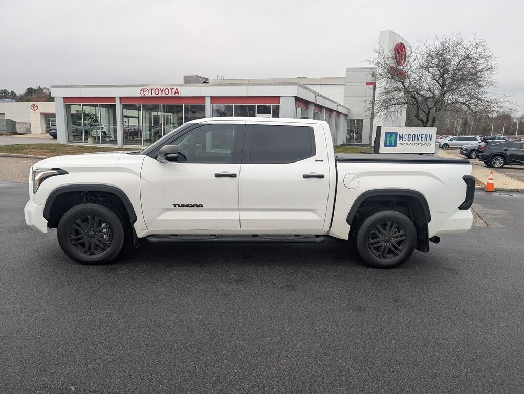 2022 Toyota Tundra SR5 photo 2