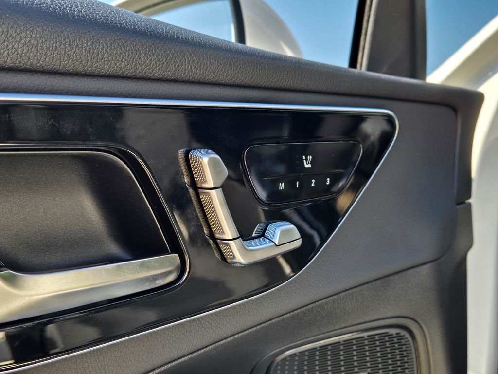 2025 Mercedes-Benz GLC Base - Photo 17