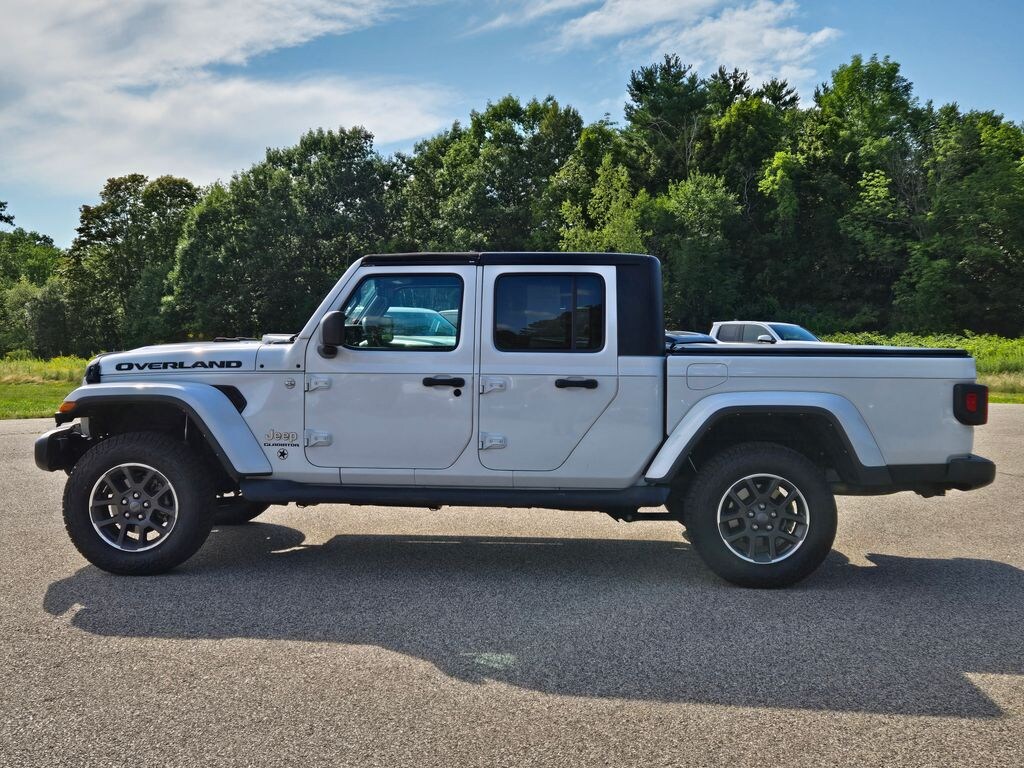 Used 2022 Jeep Gladiator Overland Truck