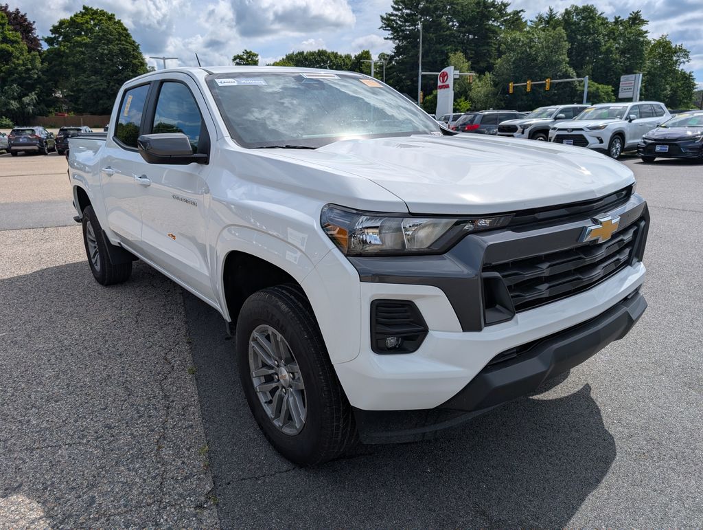 2024 Chevrolet Colorado LT - Photo 8