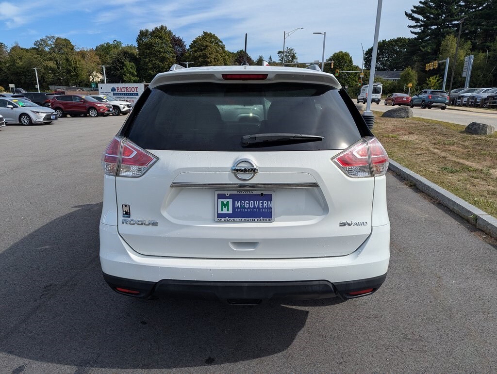 2016 Nissan Rogue SV photo 4