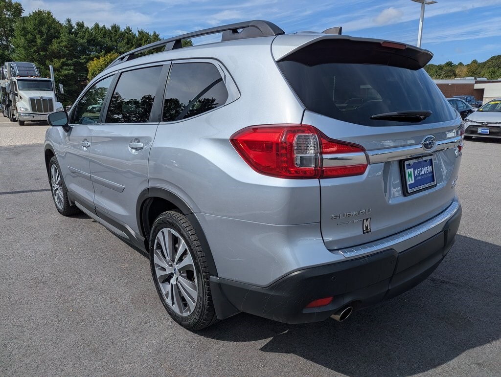 2022 Subaru Ascent Limited photo 3