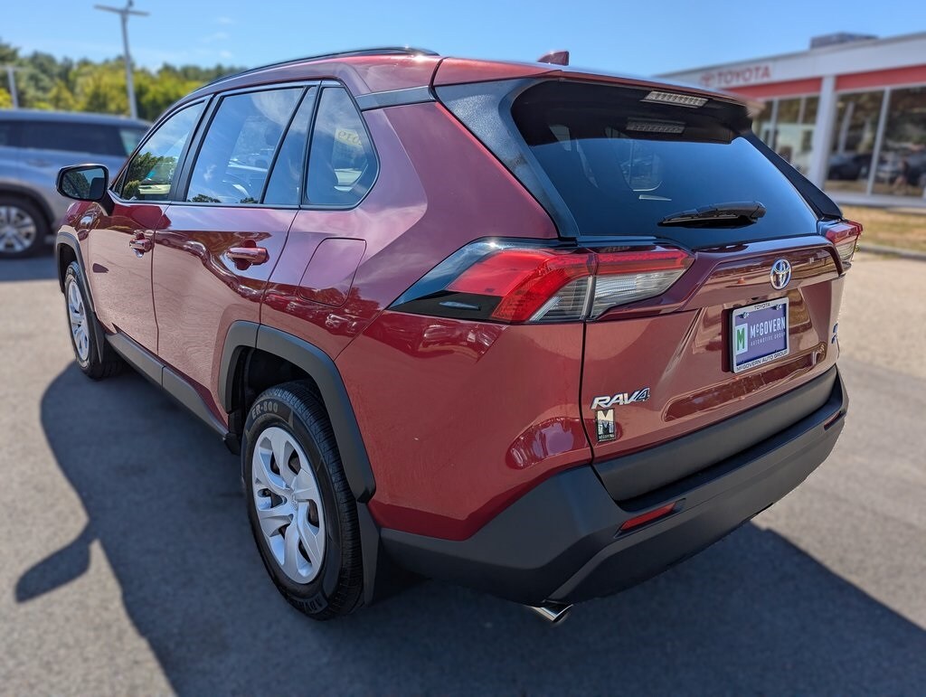 2019 Toyota RAV4 LE photo 2
