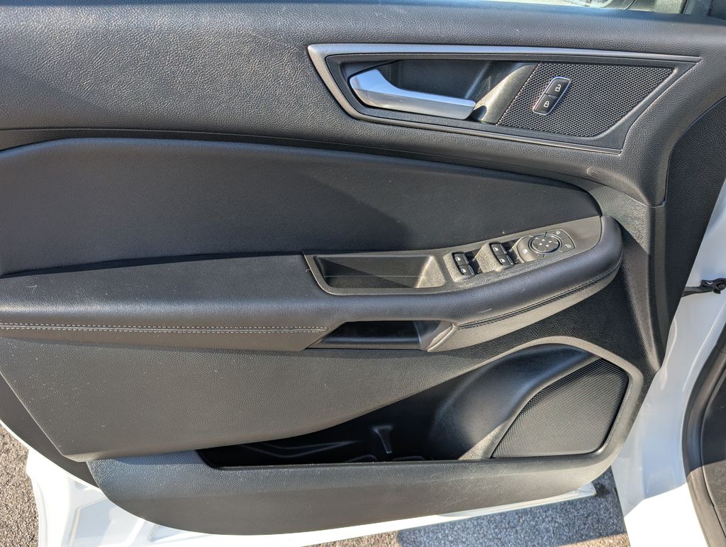 2022 Ford Edge SE - Photo 15