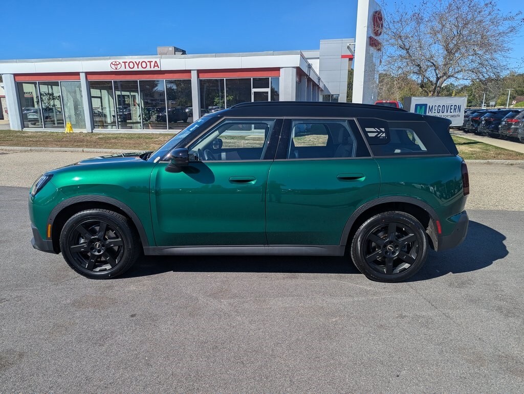 2025 Mini Cooper S ALL4 photo 2