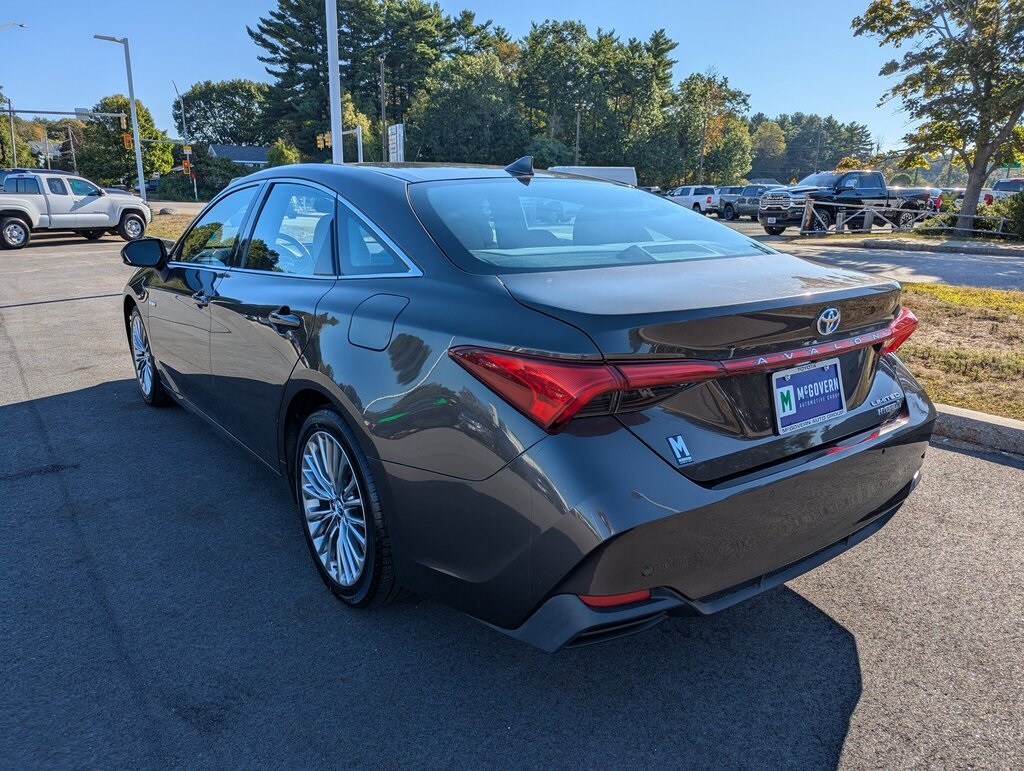 2019 Toyota Avalon Hybrid Limited photo 3