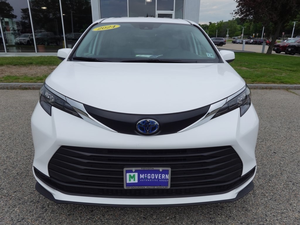 Used 2024 Toyota Sienna LE with VIN 5TDKRKEC3RS201849 for sale in Portsmouth, NH