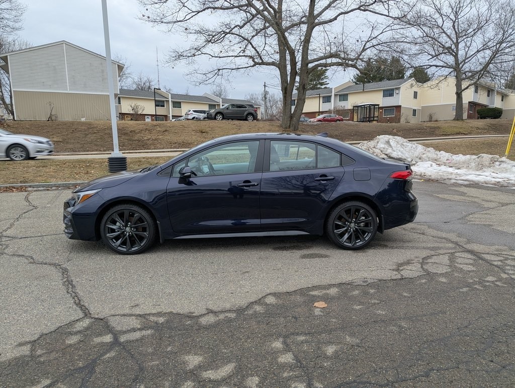 Used 2025 Toyota Corolla SE Sedan