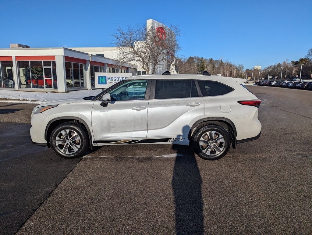 Used 2023 Toyota Highlander Hybrid XLE SUV