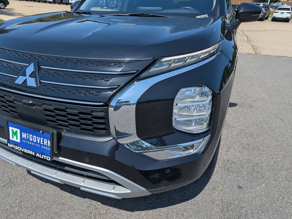 2024 Mitsubishi Outlander SE - Photo 11
