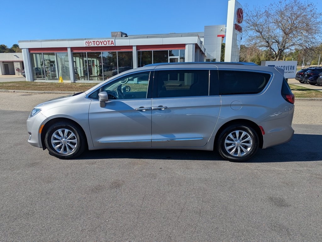 Used 2018 Chrysler Pacifica Touring L with VIN 2C4RC1BG6JR149521 for sale in Portsmouth, NH