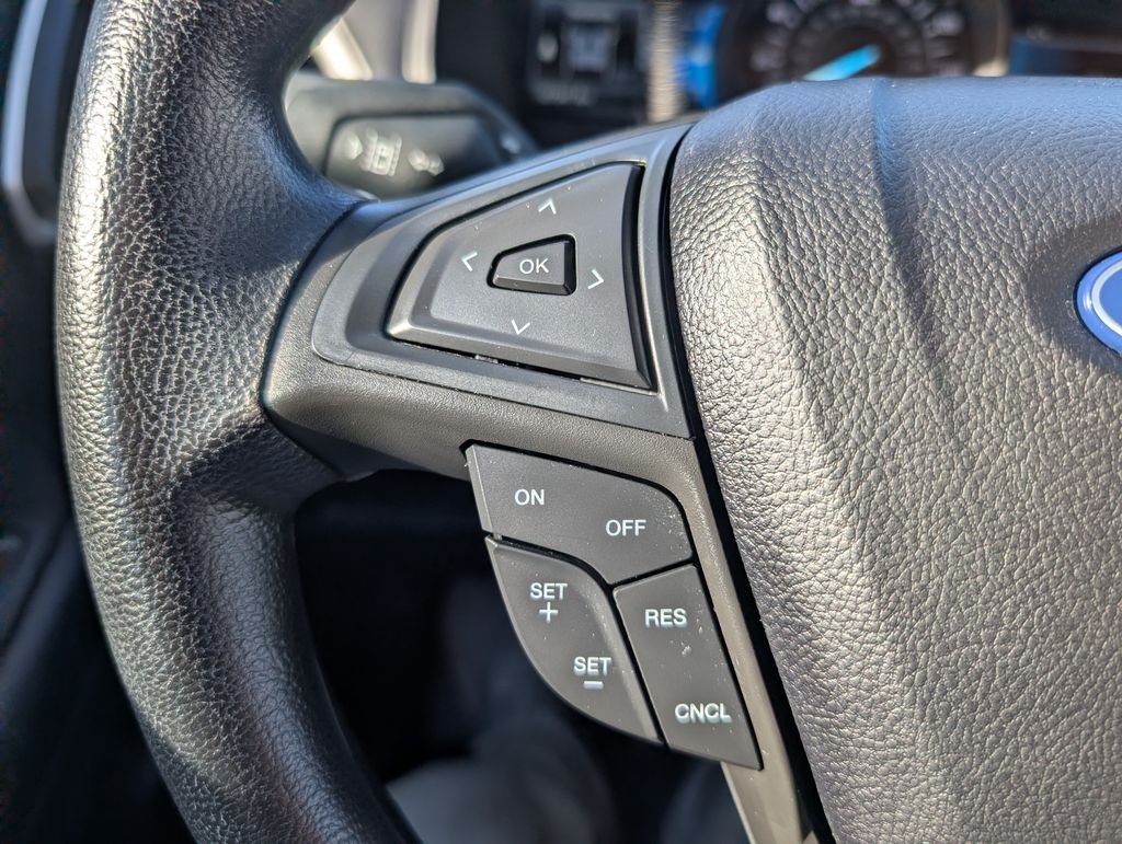 2022 Ford Edge SE - Photo 24