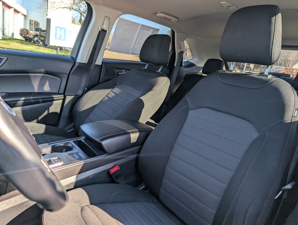 2022 Ford Edge SE - Photo 18