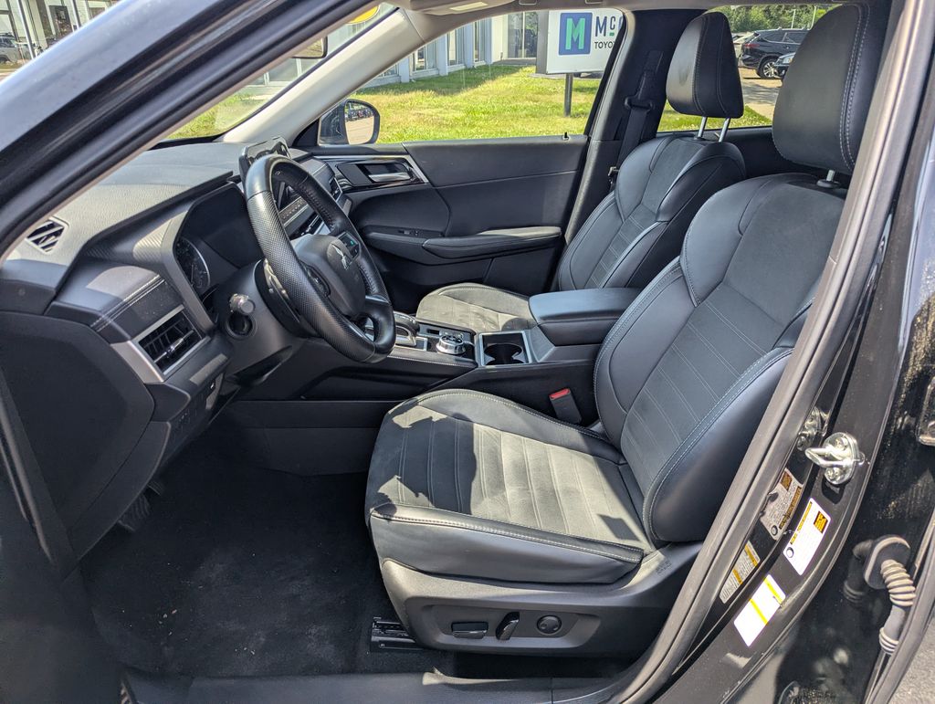 2024 Mitsubishi Outlander SE - Photo 16