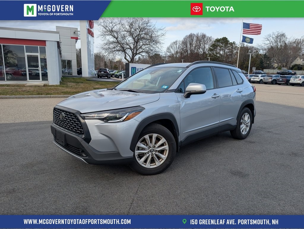 2022 Toyota Corolla Cross LE's photo