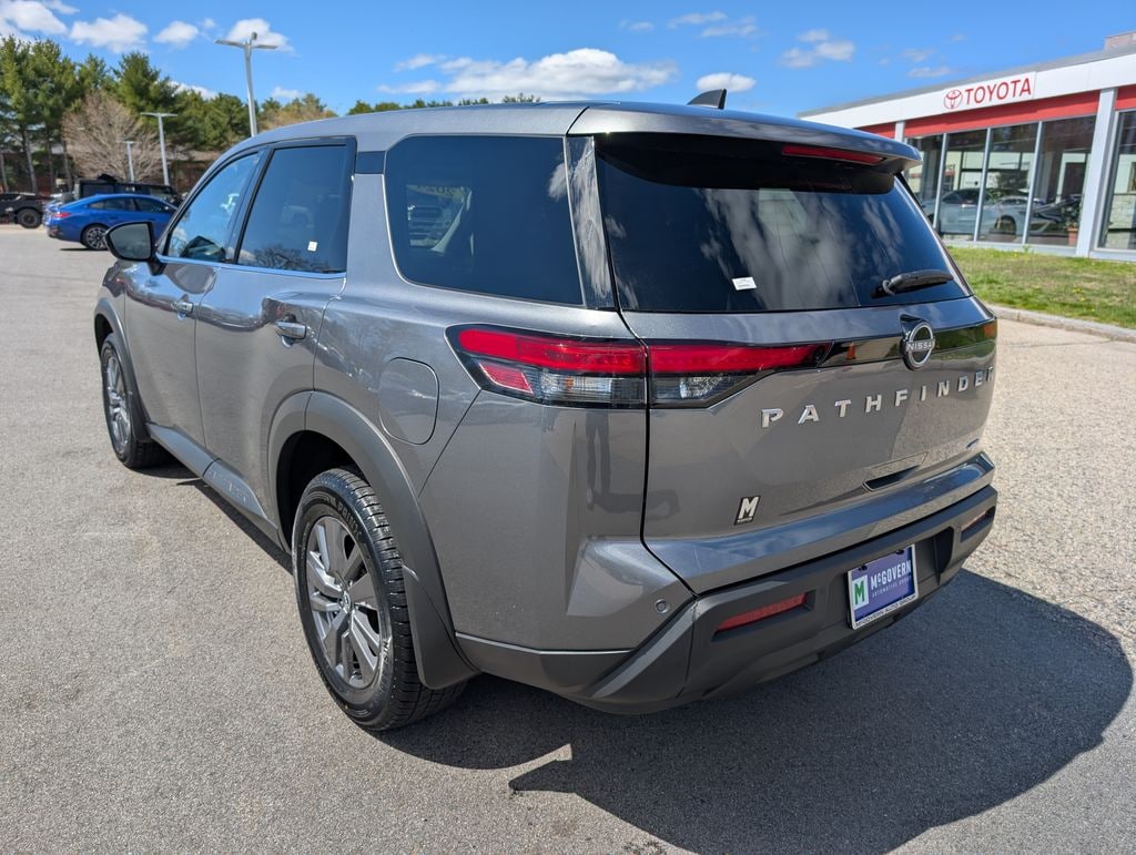Used 2024 Nissan Pathfinder S SUV