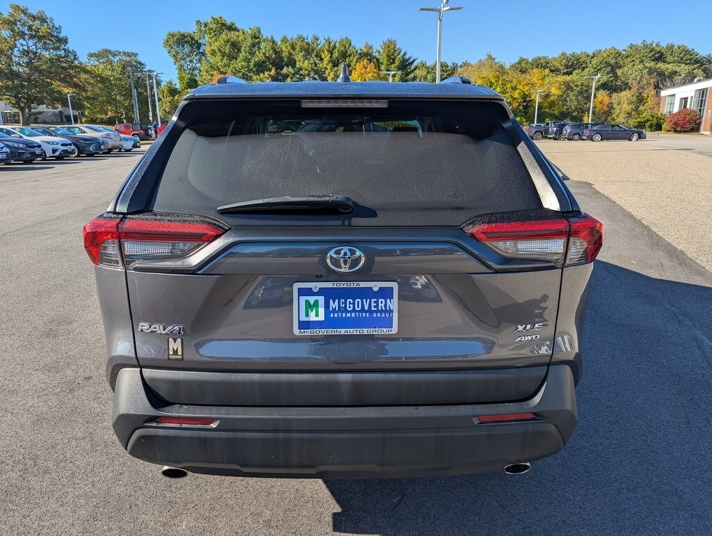 2022 Toyota RAV4 XLE photo 4