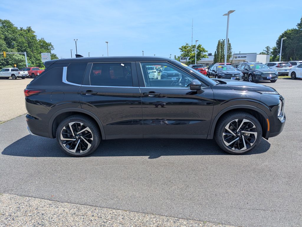 2024 Mitsubishi Outlander SE - Photo 7