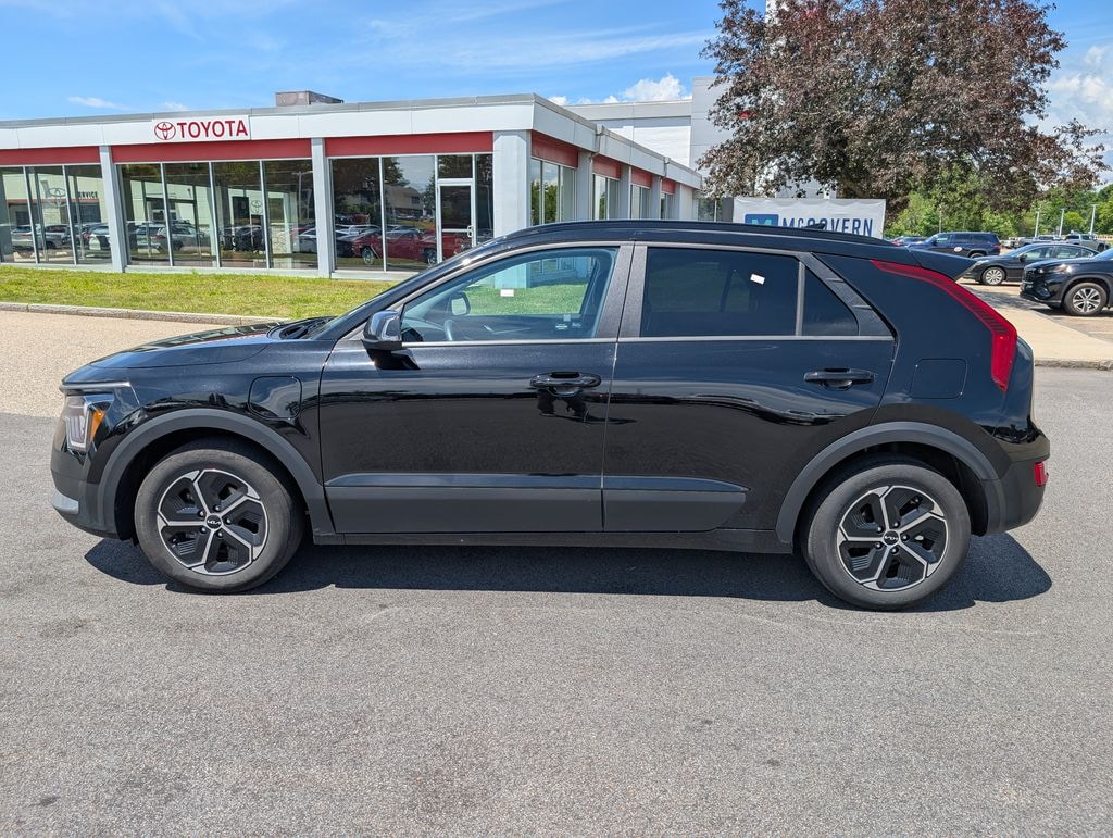 Used 2025 Kia Niro Plug-In Hybrid EX SUV