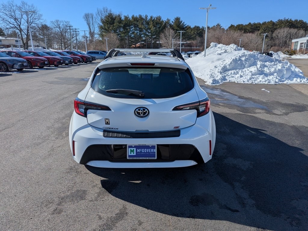 Used 2024 Toyota Corolla Hatchback SE Hatchback