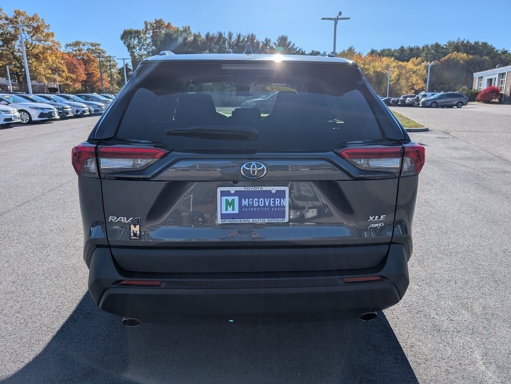 2024 Toyota RAV4 XLE photo 4