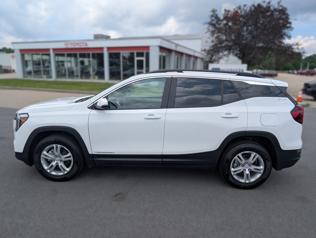 2023 Gmc Terrain SLE photo 2