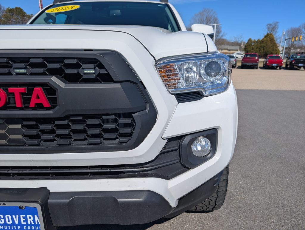 2023 Toyota Tacoma SR5 - Photo 11