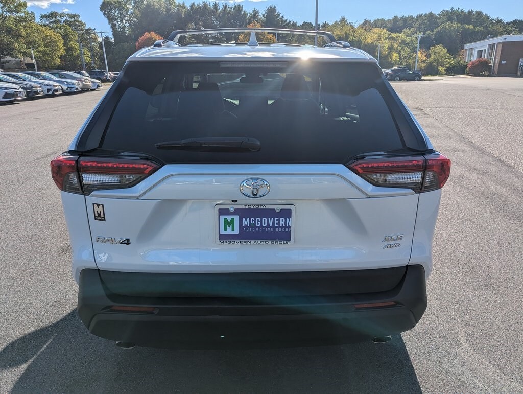 2024 Toyota RAV4 XLE Premium photo 3