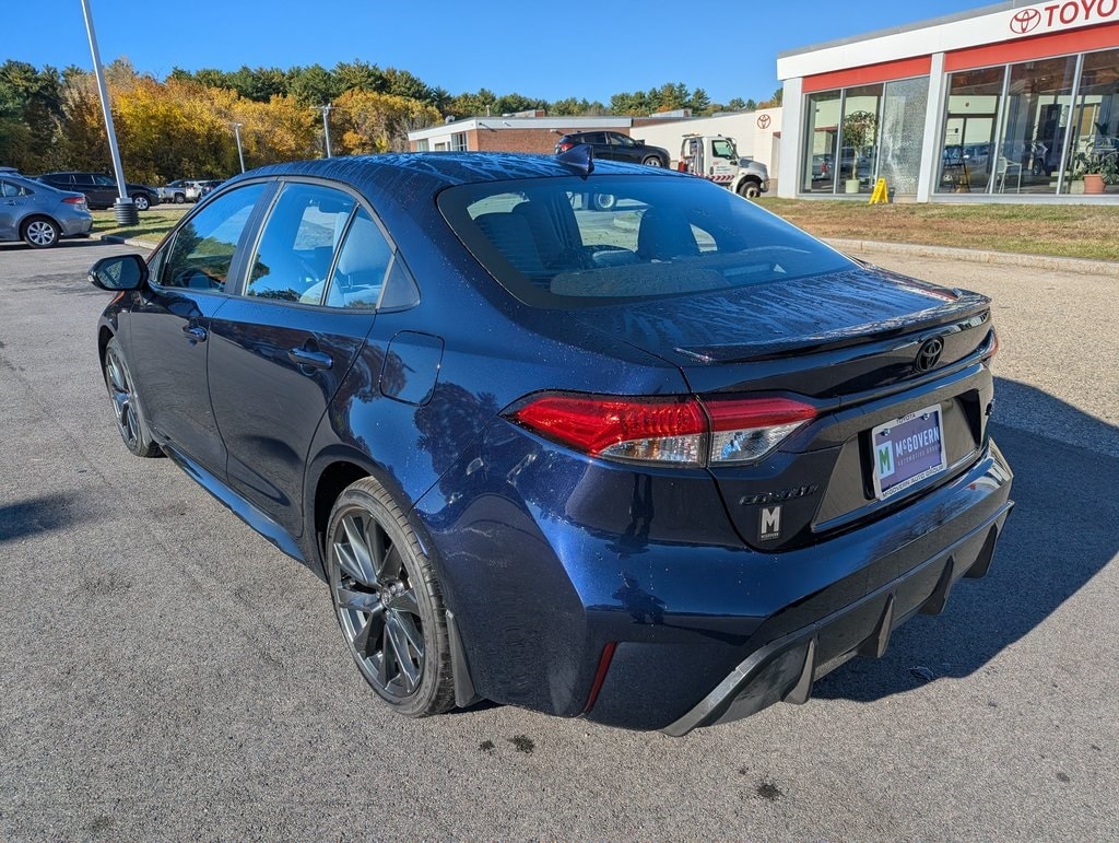 2025 Toyota Corolla SE photo 3