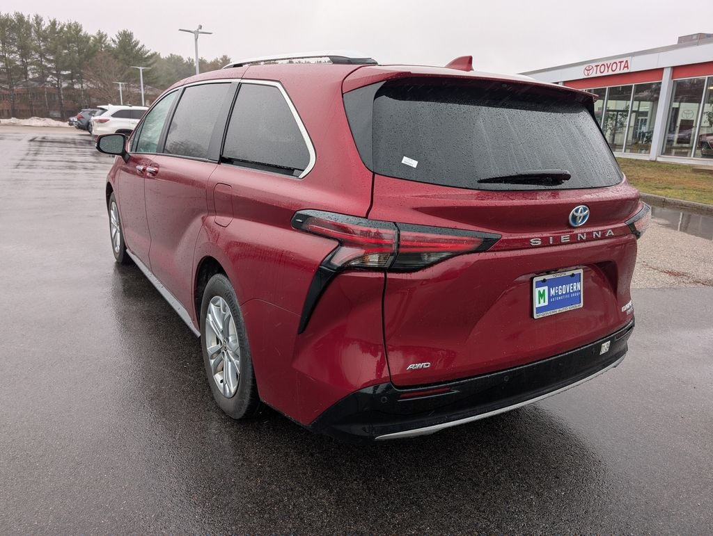 Used 2022 Toyota Sienna Platinum Minivan/Van