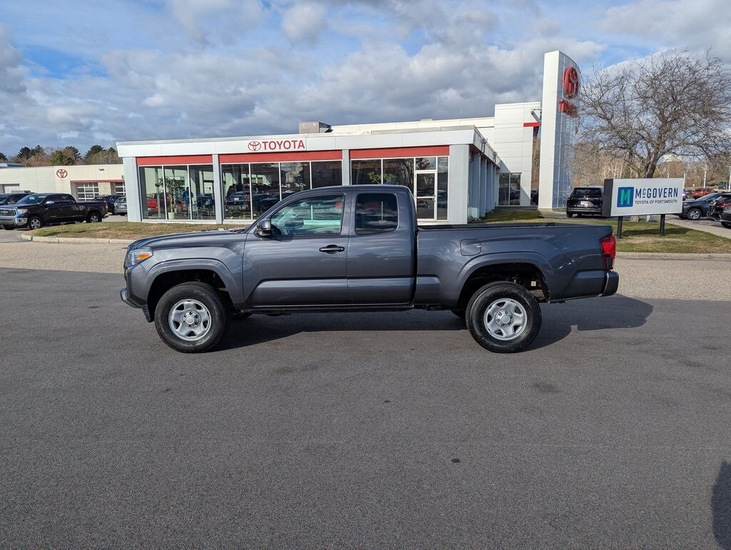 2023 Toyota Tacoma SR5 photo 2