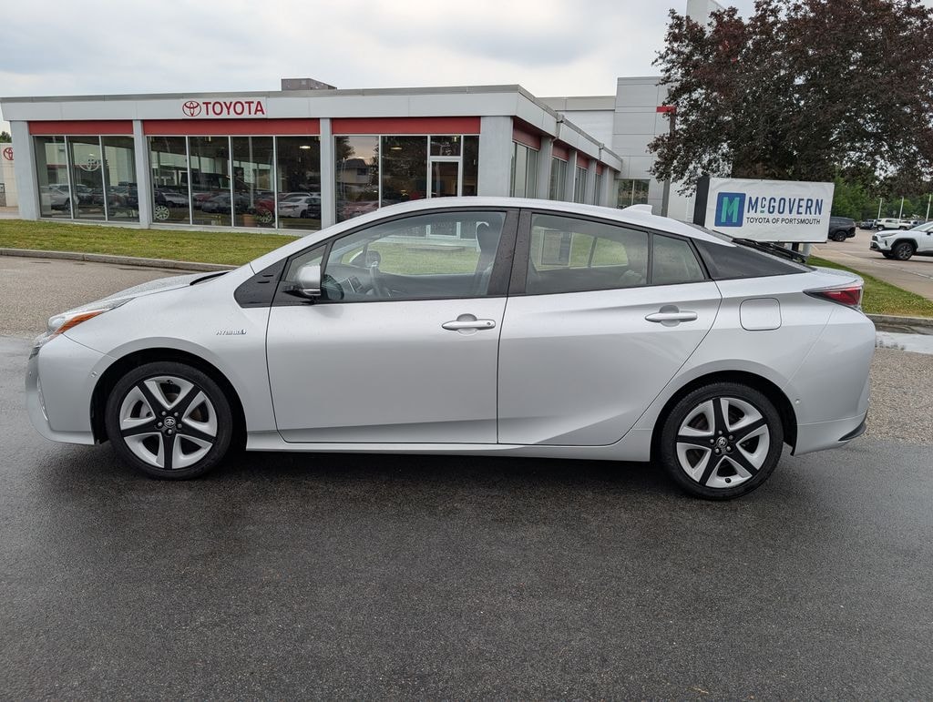 Used 2016 Toyota Prius Four Touring Hatchback