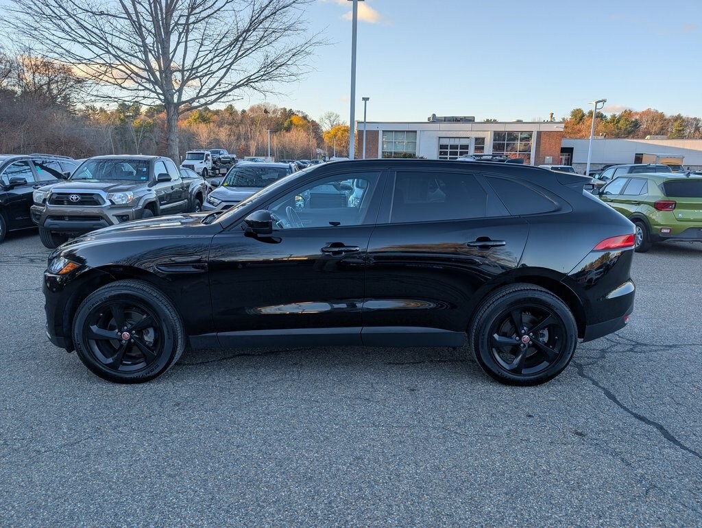 2019 Jaguar F-PACE Prestige photo 2