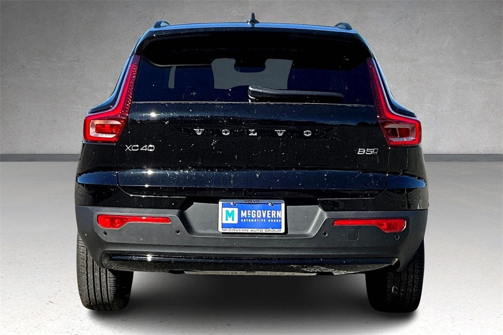 New 2026 Volvo XC40 B5 Plus SUV