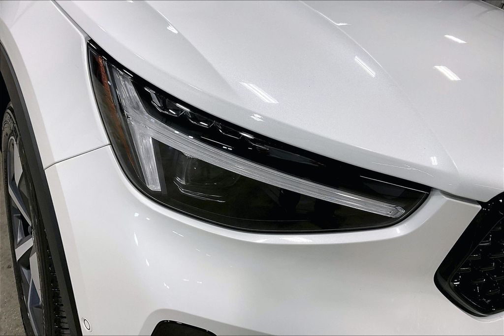 2026 Volvo XC40 Plus - Photo 32