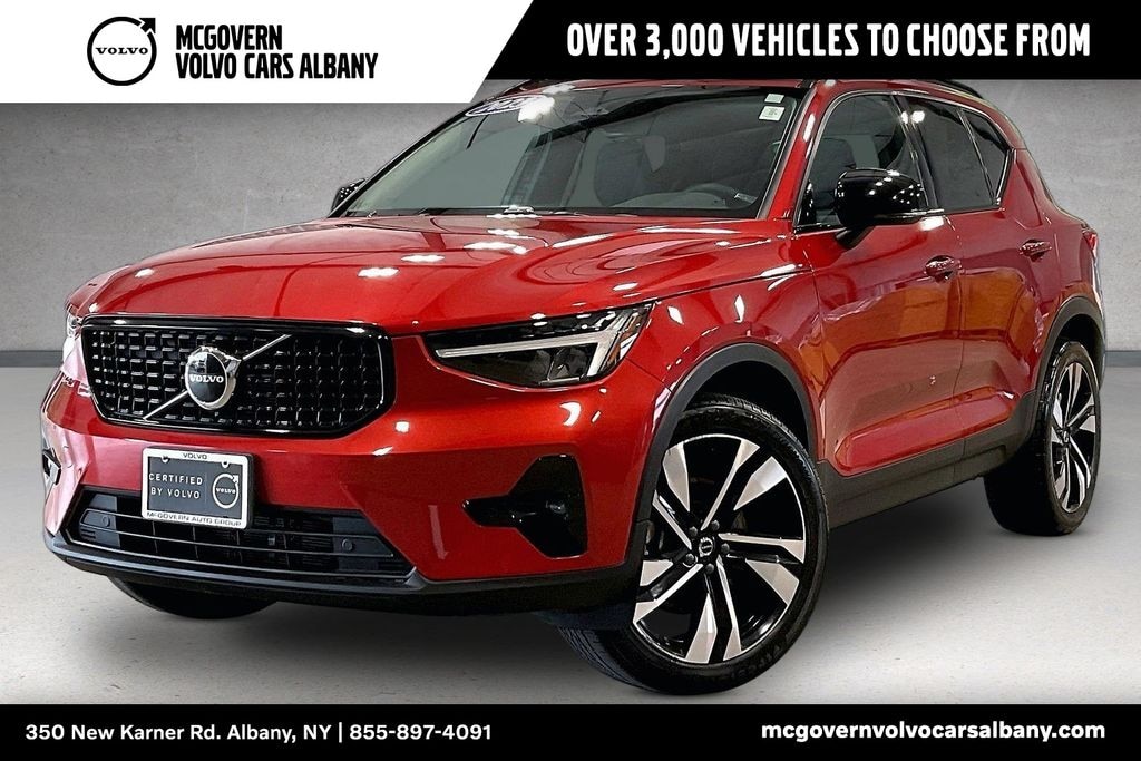 Certified 2023 Volvo XC40 B5 Plus Dark Theme SUV