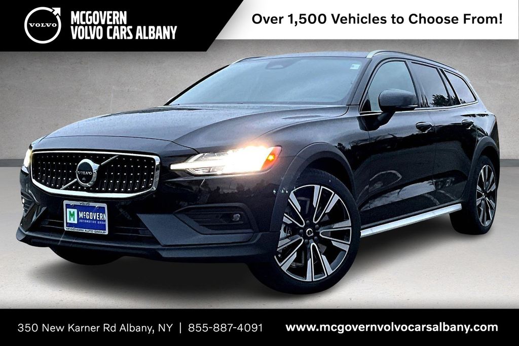 2026 Volvo V60 Cross Country B5 Ultra AWD's photo