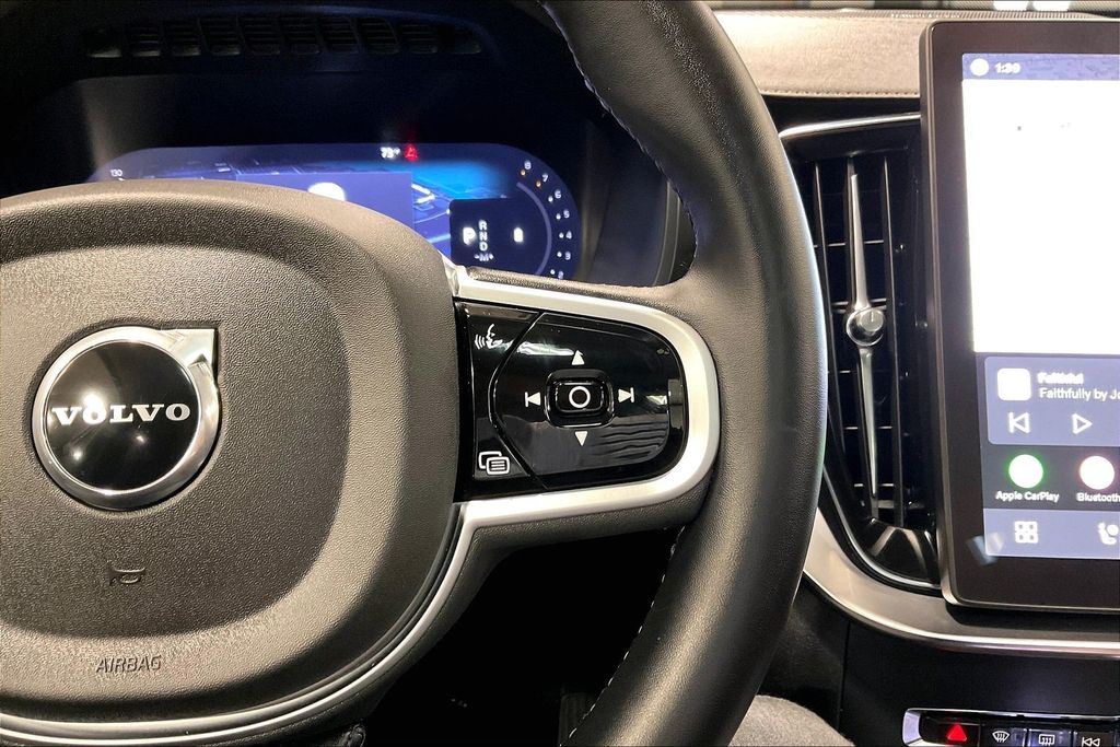 2026 Volvo XC90 Plus - Photo 12