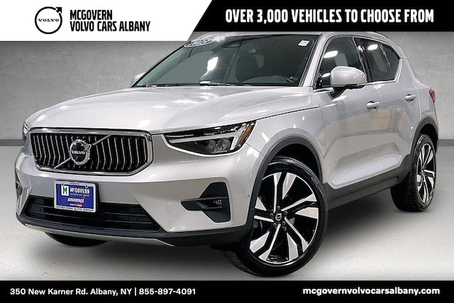 2023 Volvo XC40 B5 Plus Bright Theme SUV