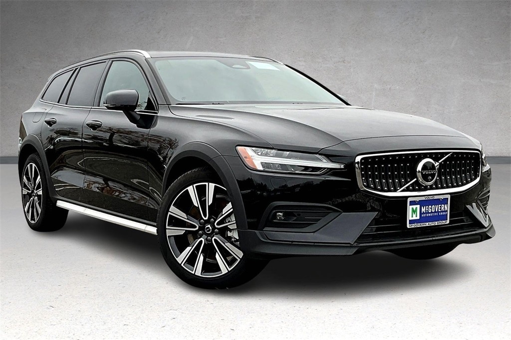New 2026 Volvo V60 Cross Country B5 Ultra Wagon