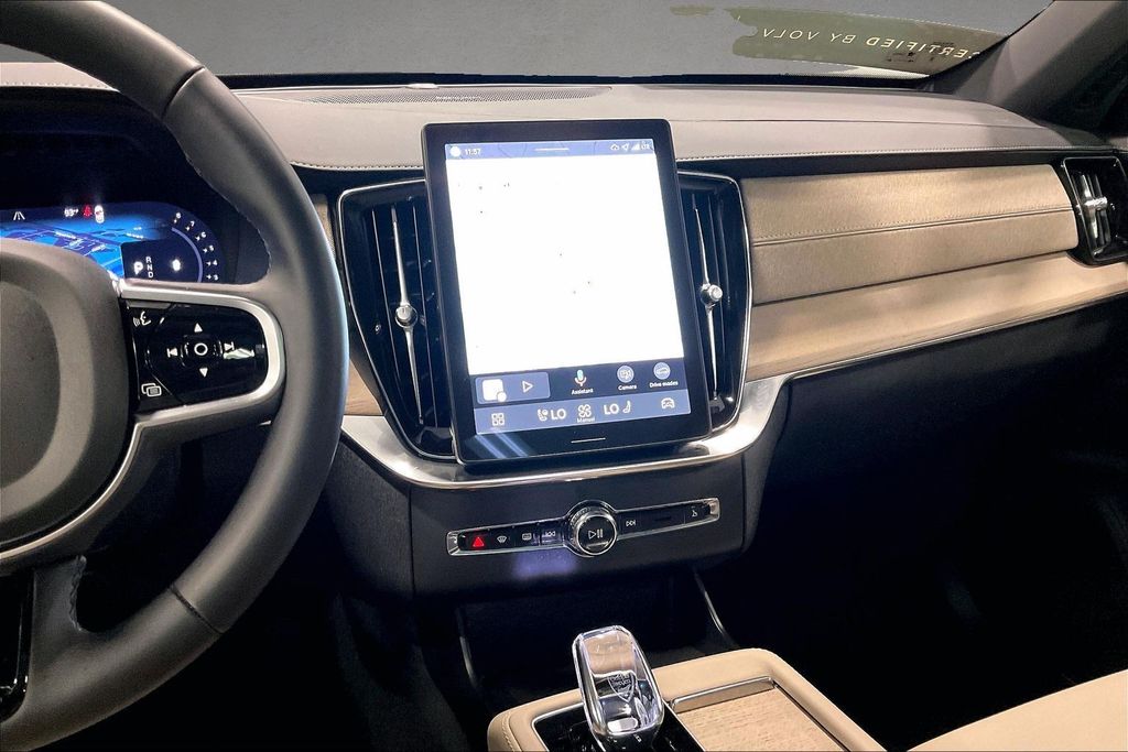 2026 Volvo XC90 Plus - Photo 10