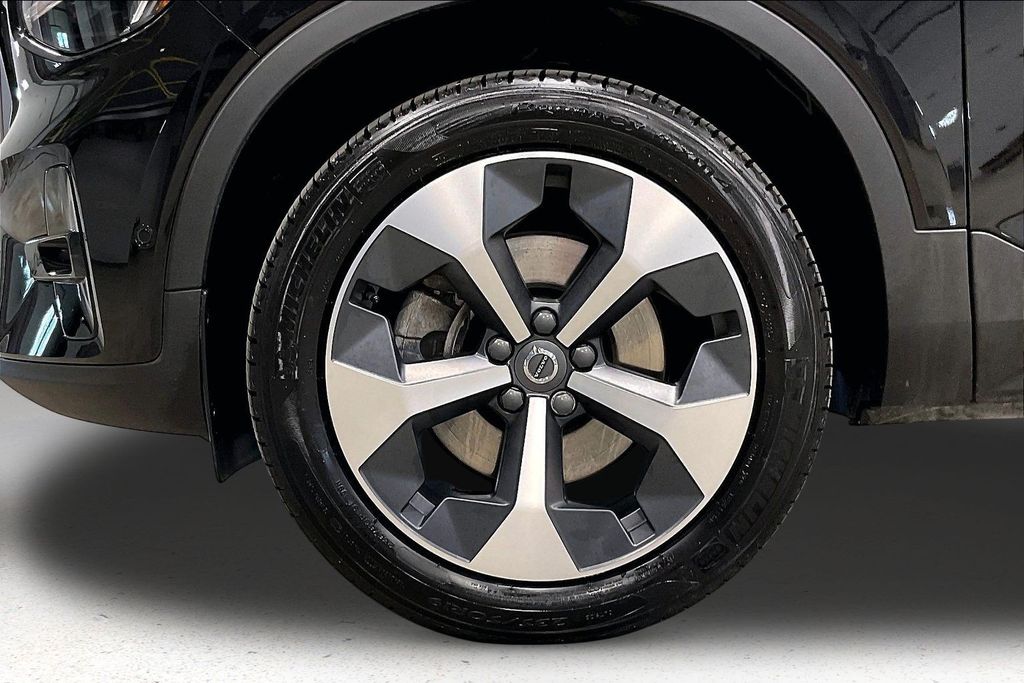2026 Volvo XC40 Plus - Photo 34