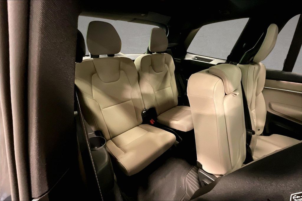 2026 Volvo XC90 Plus - Photo 27