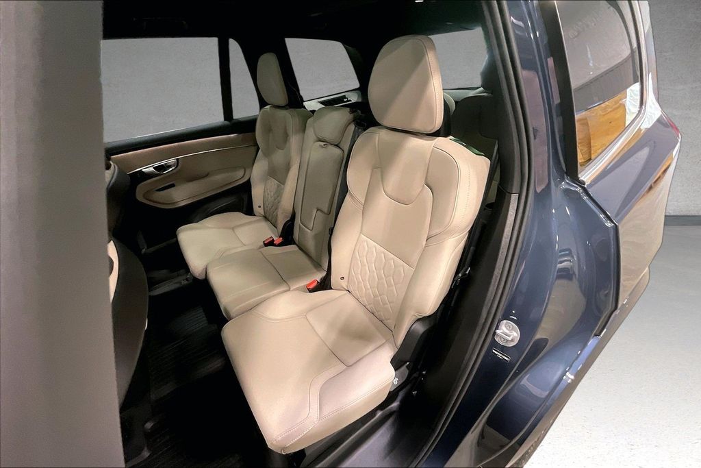 2026 Volvo XC90 Plus - Photo 23