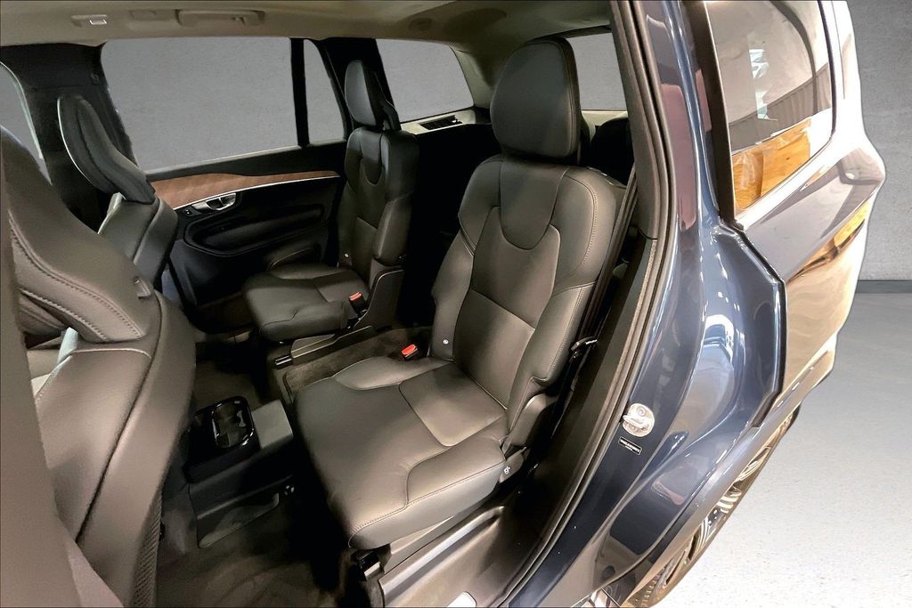 2025 Volvo XC90 Plus - Photo 23