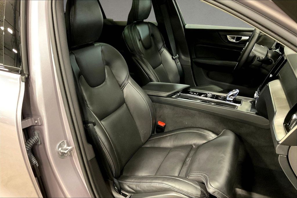 2026 Volvo V60 Cross Country Ultra - Photo 29