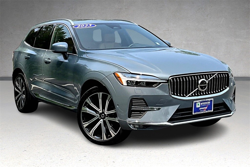 2023 Volvo XC60 B5 Ultimate photo 3