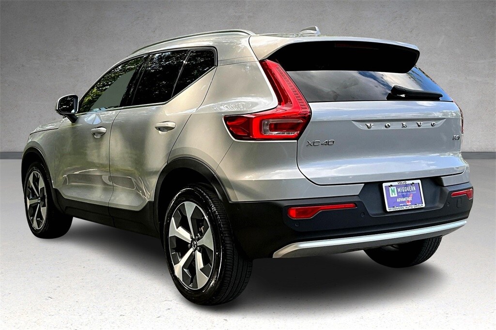 2023 Volvo XC40 Plus photo 3